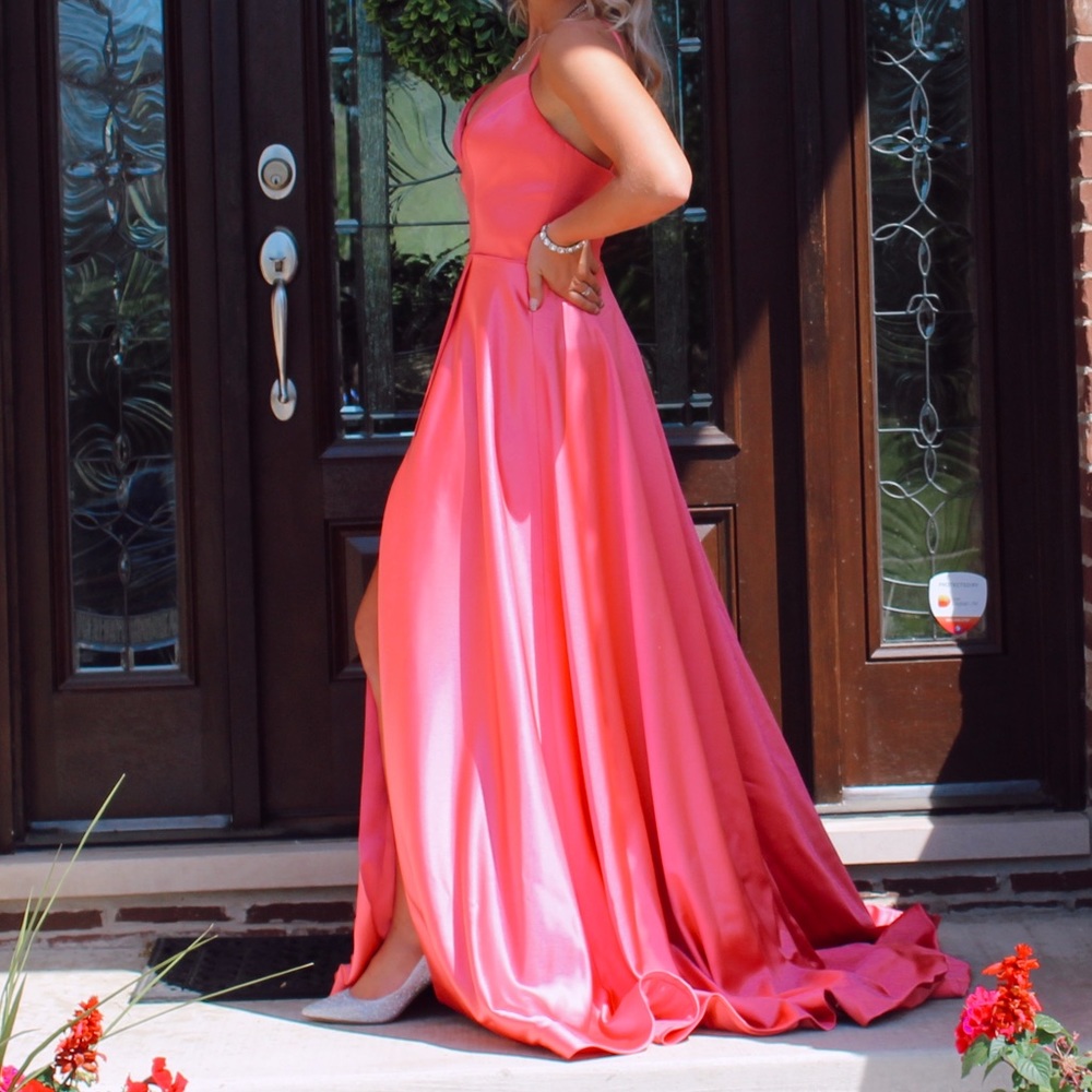 SELLING JOVANI DRESS! SIZE 4!